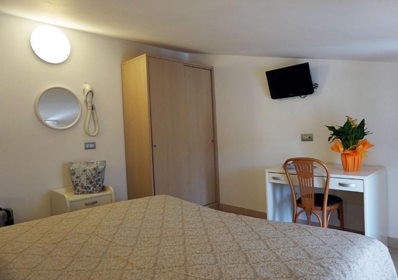 Hotel Croccia Accettura Extérieur photo