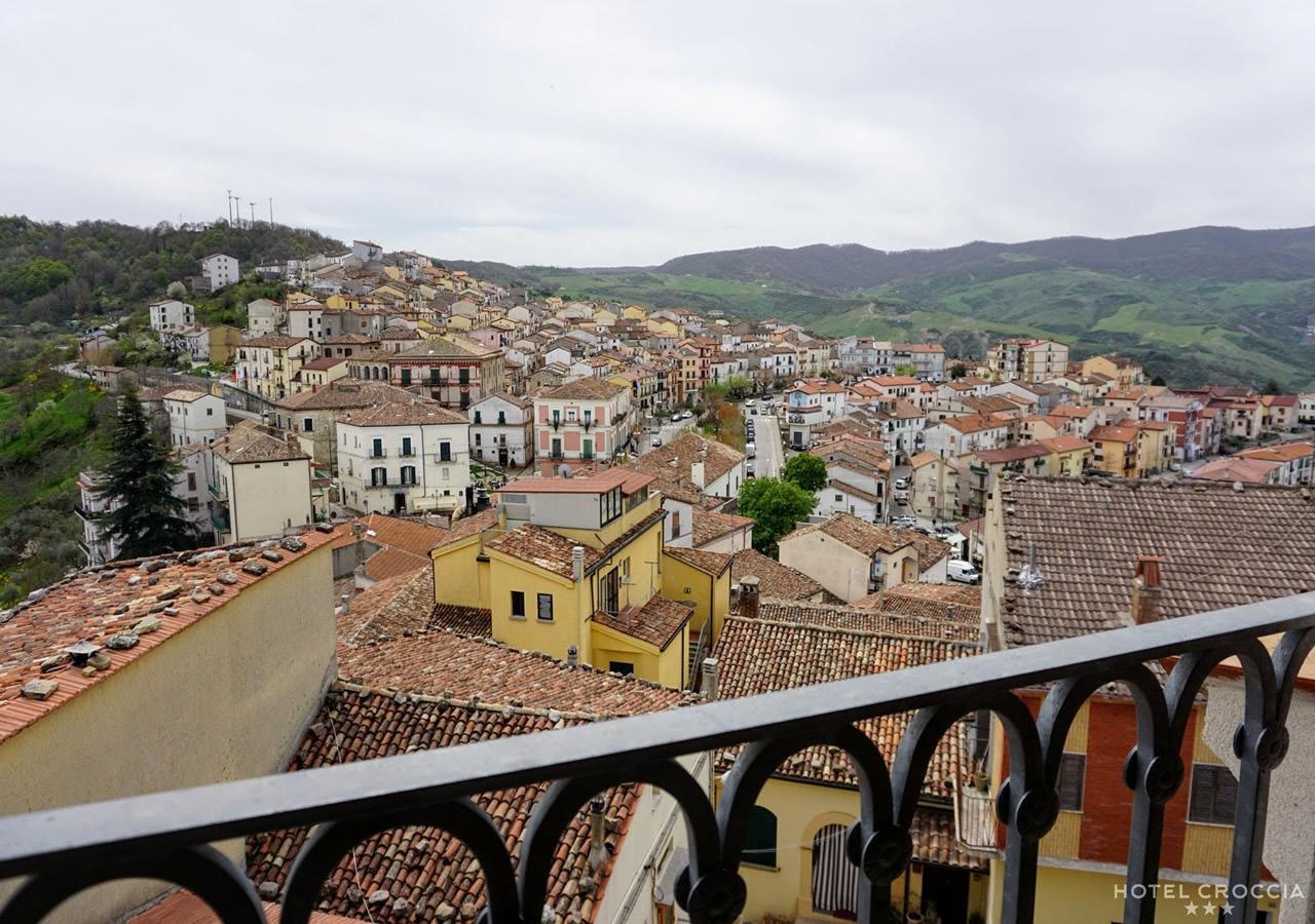 Hotel Croccia Accettura Extérieur photo